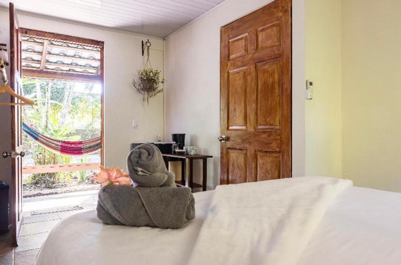 Boutique Rooms River Front At La Junta Dominical Kültér fotó